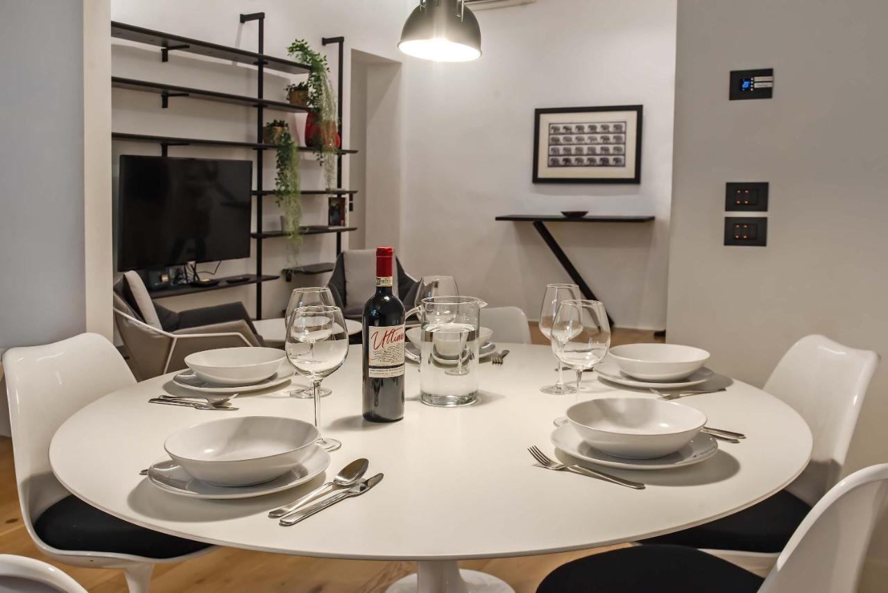 The Charm Of Santa Croce Apartment ฟลอเรนซ์ ภายนอก รูปภาพ