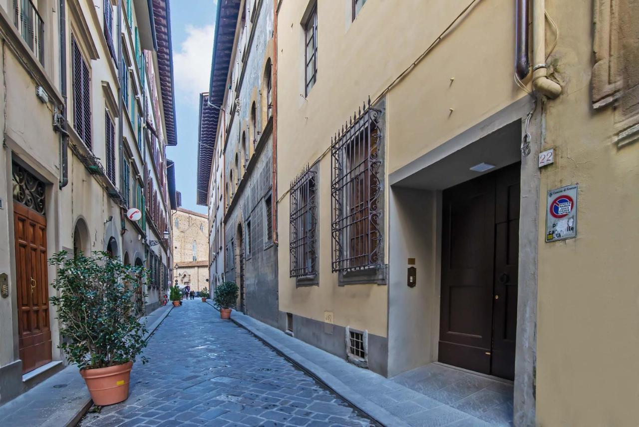 The Charm Of Santa Croce Apartment ฟลอเรนซ์ ภายนอก รูปภาพ